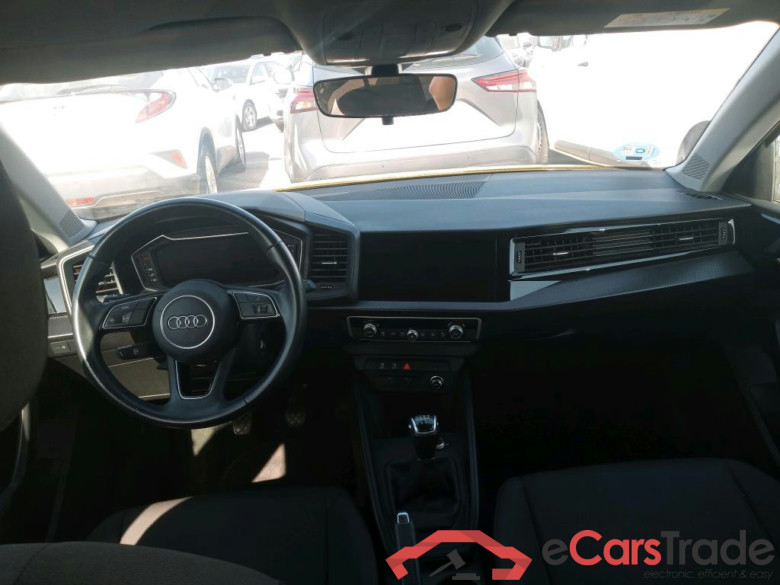 AUDI A1 / 2018 / 5P / berlina con portón Sportback Advanced 25 TFSI 70kW (95CV) #3