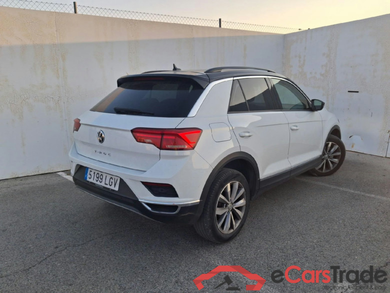 VOLKSWAGEN T-Roc / 2017 / 5P / todoterreno Advance Style 1.6 TDI 85kW (115CV) #2