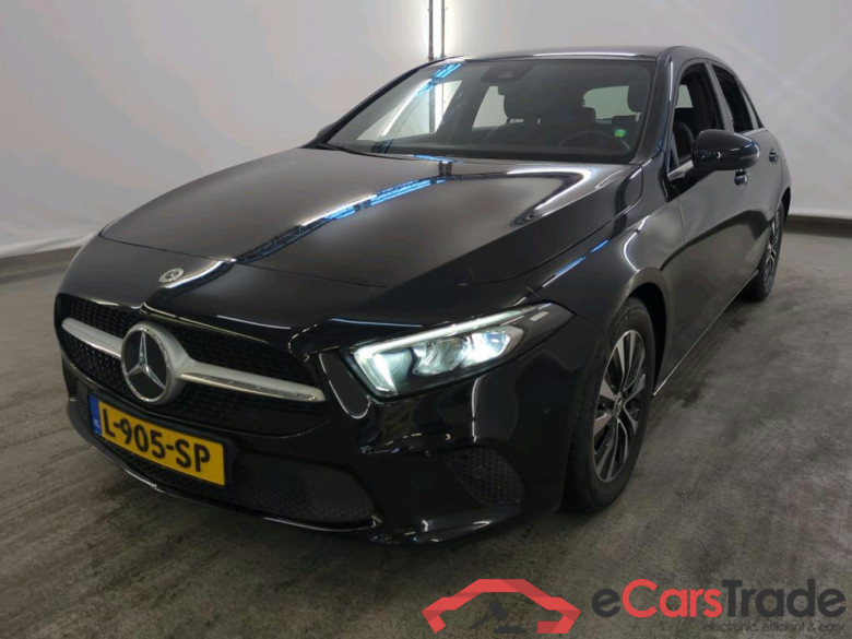 Mercedes-Benz A-Klasse A 180 Business Solution 5d + Pano #1