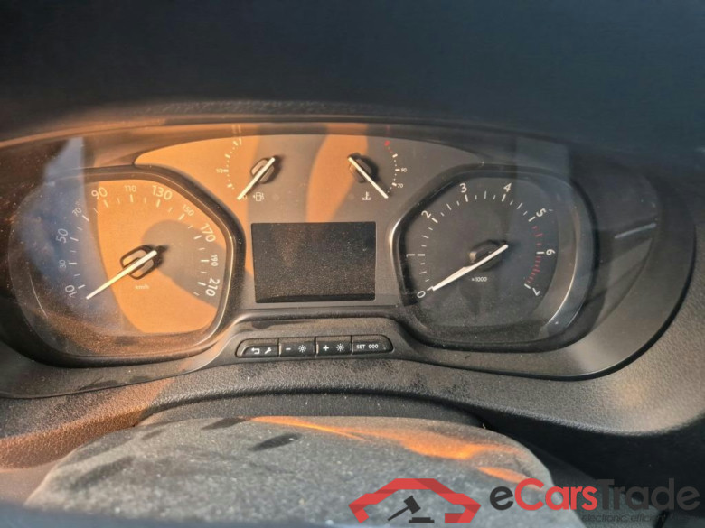 OPEL Vivaro / 2019 / 4P / furgón 1.5 Diésel 88kW (120CV) M Std Select #4