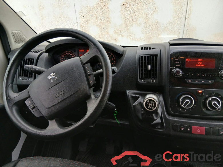 PEUGEOT Boxer / 2014 / 4P / furgón 335 L3 H2 BHDI 103kW (140CV) S&S 6 V. M #3