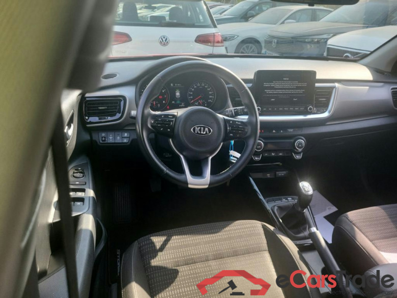 KIA Stonic / 2017 / 5P / todoterreno 1.0 T-GDi 74kW (100CV) MHEV iMT Drive #3