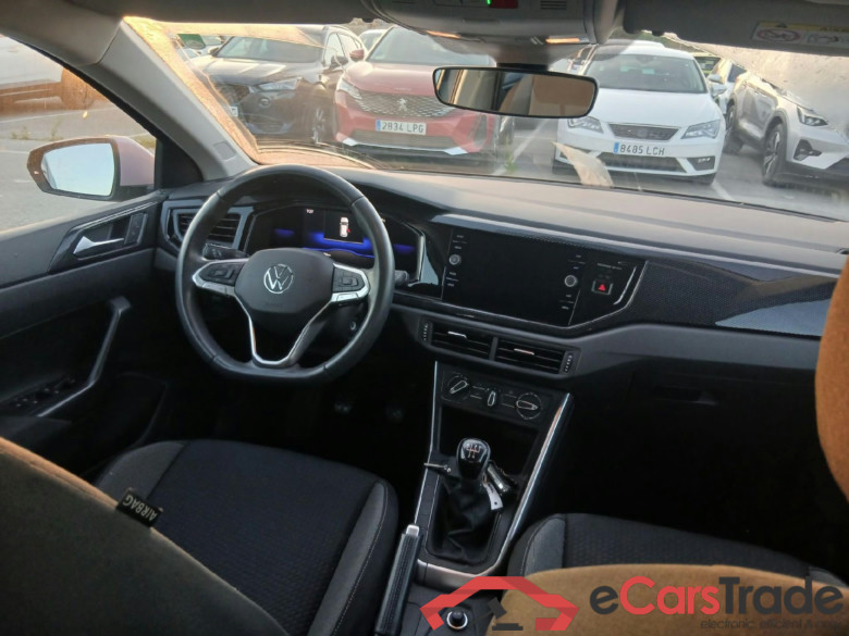 VOLKSWAGEN Polo / 2021 / 5P / berlina con portón Life 1.0 TSI 70kW (95CV) (AC) #3