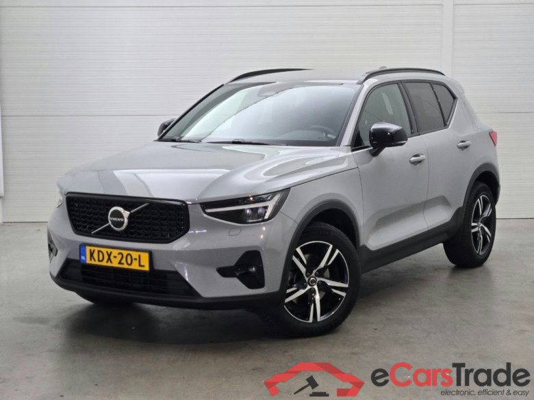 VOLVO XC40 2.0 B3 Plus Dark