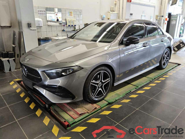 Mercedes-Benz A Limousine (BM 177)(08.2018->) DE - Lim4 A 200 EU6d, AMG Line, (Facelift) 2022 - 2024