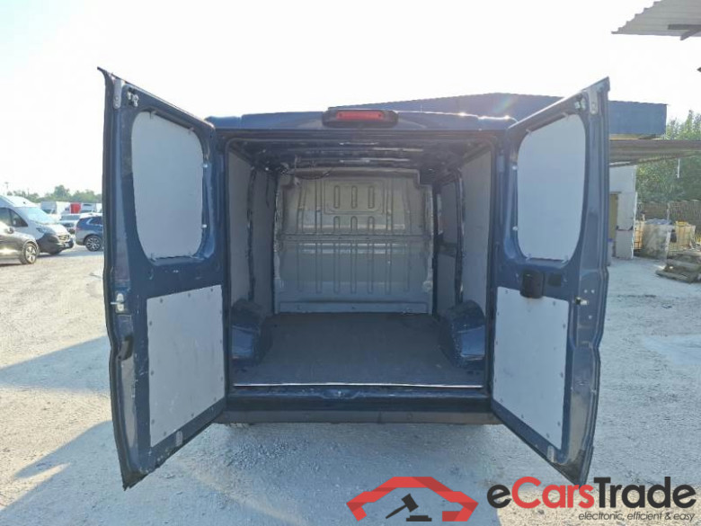 PEUGEOT BOXER / 2014 / 4P / FURGONE 330 L1H1 2.2 BLUEHDI 120CV SeS #5