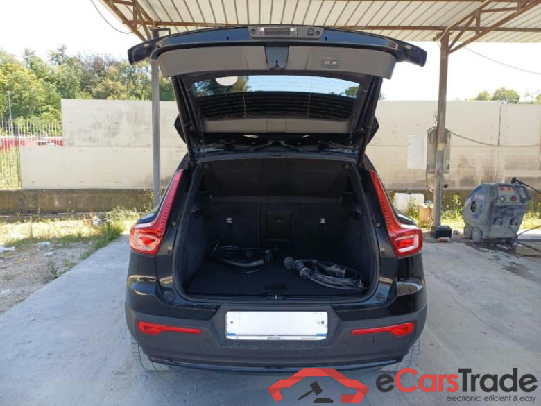 VOLVO XC40 / 2021 / 5P / SUV T5 RECHARGE PLUG-IN AUTO PLUS DARK #5