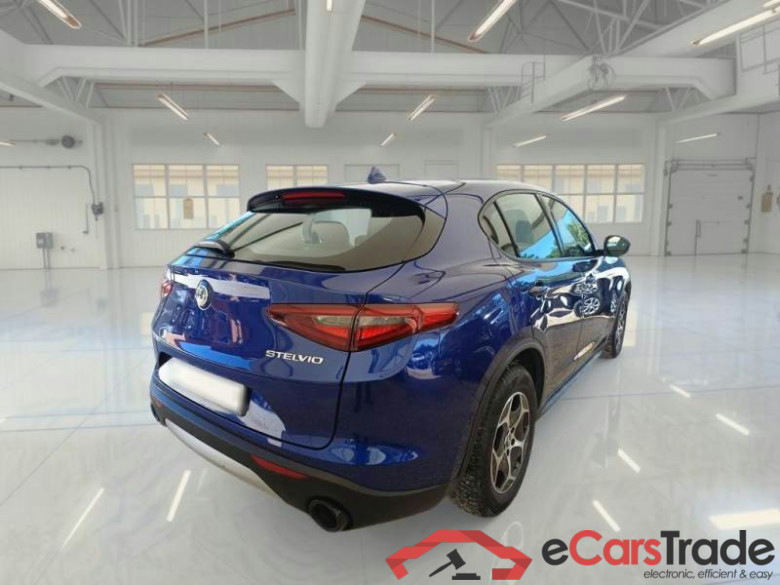 ALFA ROMEO STELVIO / 2017 / 5P / SUV 2.2 TD 190 CV SUPER BUSINESS AT8 Q4 #2