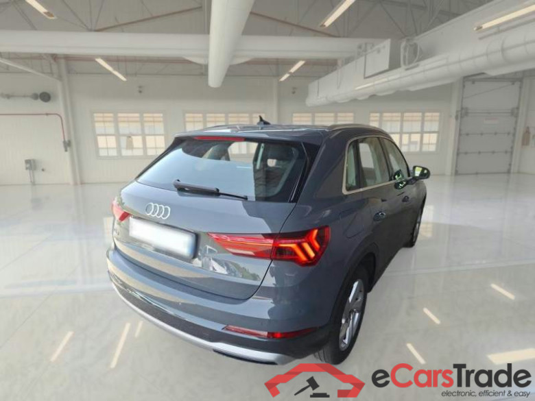 AUDI Q3 / 2018 / 5P / SUV 35 TDI S TRONIC BUSINESS ADVANCED #2