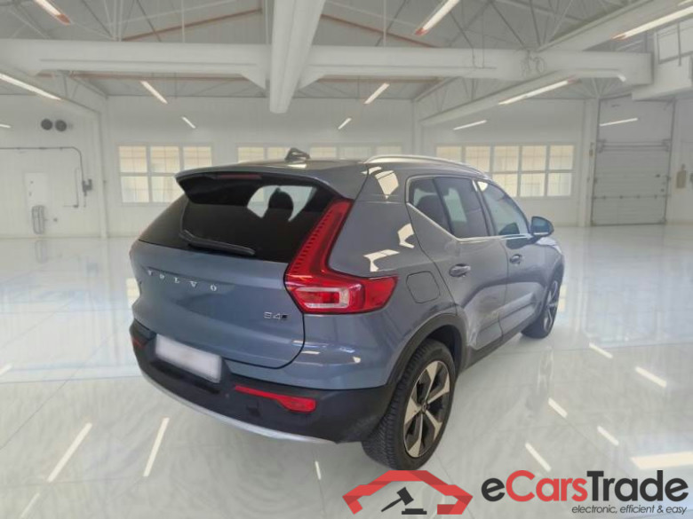 VOLVO XC40 / 2021 / 5P / SUV B4 AWD AUTOMATICO ULTIMATE BRIGHT #2
