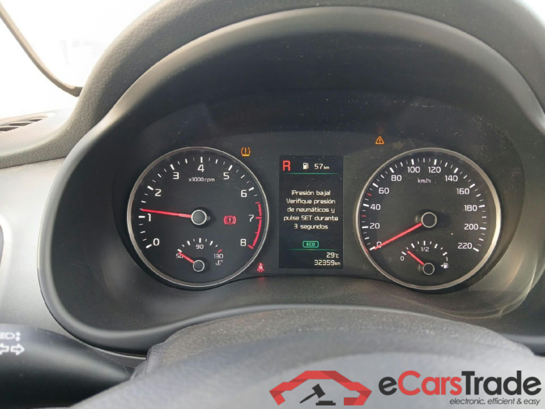 KIA Stonic / 2017 / 5P / todoterreno 1.0 T-GDi 74kW (100CV) MHEV iMT Concept #4