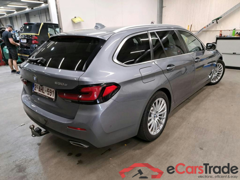 BMW - BMW 5 TOURING 530e 292PK Business Edition With Heated Dakota Seats & Towing Hook & Electric SunRoof * HYBRID * #2