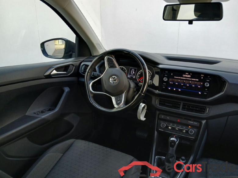 VOLKSWAGEN T-Cross / 2018 / 5P / todoterreno Advance 1.0 TSI 85kW (115CV) DSG (AC) #3