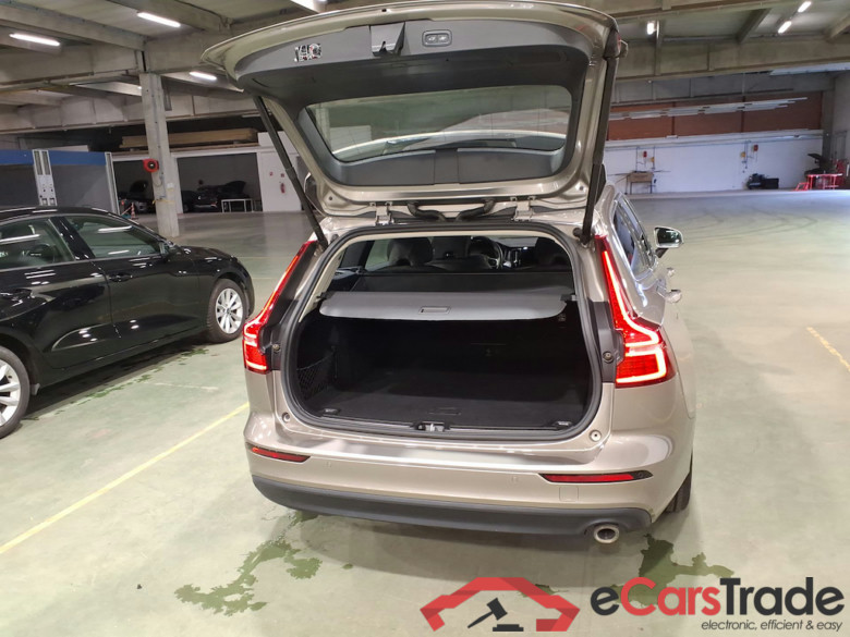 VOLVO V60 2.0 D3 MOMENTUM PRO #3