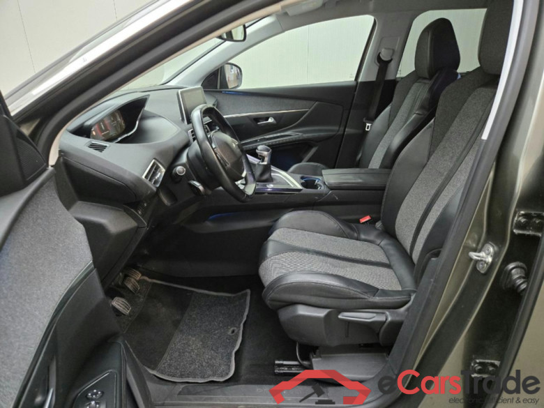 PEUGEOT 5008 1.2 PureTech Allure #5