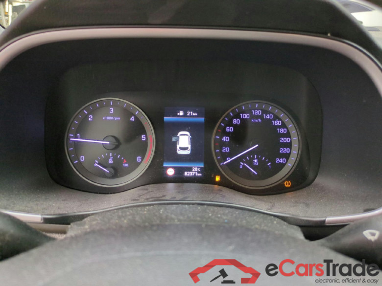 HYUNDAI Tucson / 2018 / 5P / SUV 1.6 CRDI 115 HYBRID 48V CREATIVE #6