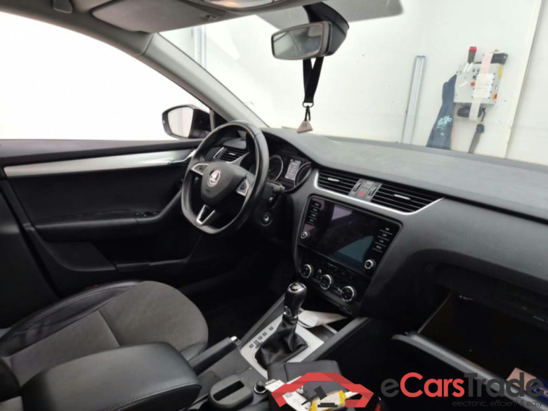 SKODA Octavia Combi 1.5 TSI Bns Edition DSG #3
