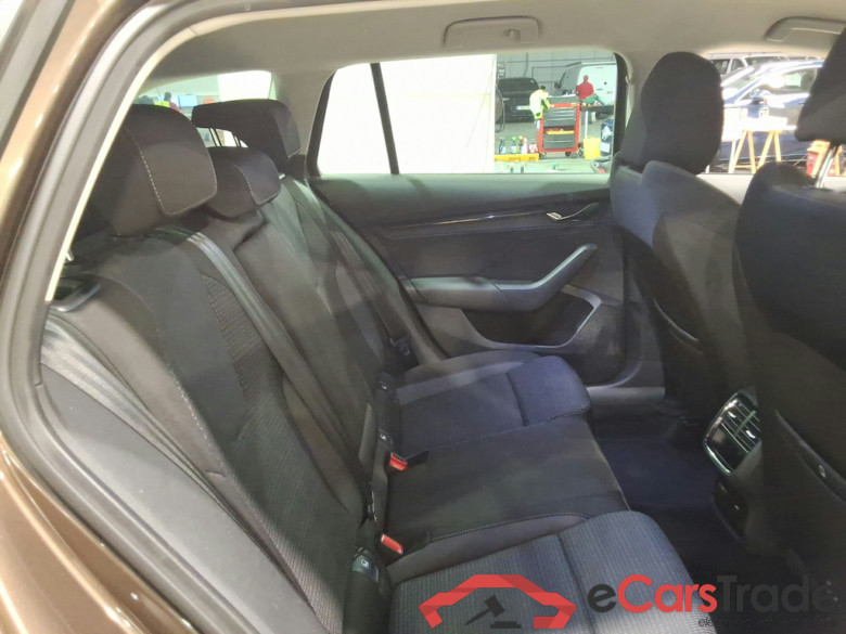 SKODA OCTAVIA COMBI 2.0 CRTDI 85KW AMBITION #5
