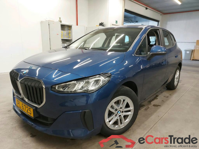 BMW - BMW 2 ACTIVE TOURER 218iA 136PK With Climatic & Navigation & PDC Front & Rear * PETROL *