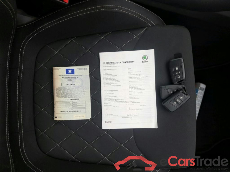 SKODA - SKO KAROQ CRTDI 115PK DSG7 Sportline With Climatic & Navigation & Heated Sport Seats & Safety Pack & Park Sensors Front & Rear #4
