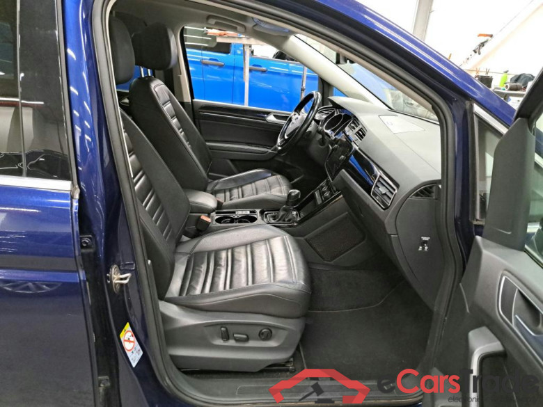 VOLKSWAGEN - VW  TOURAN TSi 150PK DSG Highline Pack Business With Vienna Leather Heated Seats & Nav Discover Media & App Connect & LAne Assist & Two Individual Rear Seats & Easy Open & Power Foldable Towing Hook   * PETROL * #3