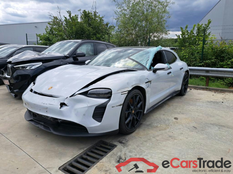 PORSCHE - POR TAYCAN SPORT TURISMO GTS 598PK            ***         TOTAL LOSS          ***           With Heat Pump & Pack Innodrive & GTS Interior & Bose & Comfort & Head Up & 21Inch & Surround & Pano Roof * ELECTRIC *
