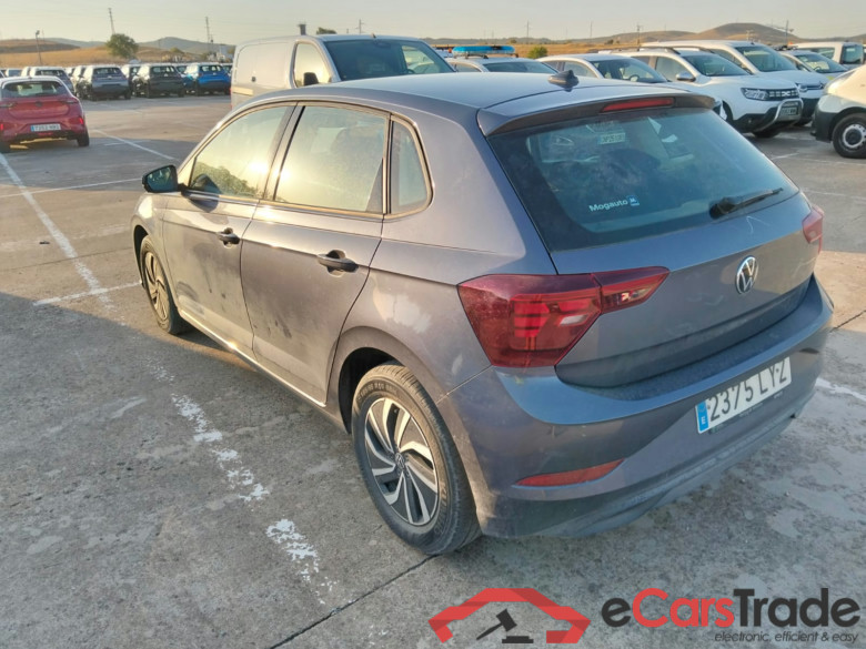 VOLKSWAGEN Polo / 2021 / 5P / berlina con portón Life 1.0 TSI 70kW (95CV) (AC) #2