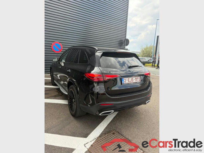 MERCEDES-BENZ GLC 300 de PHEV AMG Line (245 kW) AMG Line #3