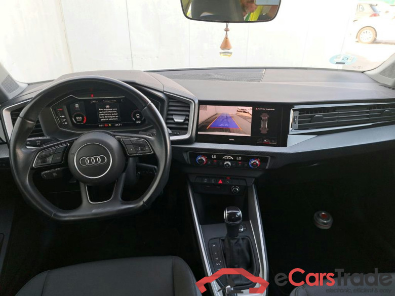 AUDI A1 / 2018 / 5P / berlina con portón Sportback Adrenalin 30 TFSI 81kW S tron(SP) #3