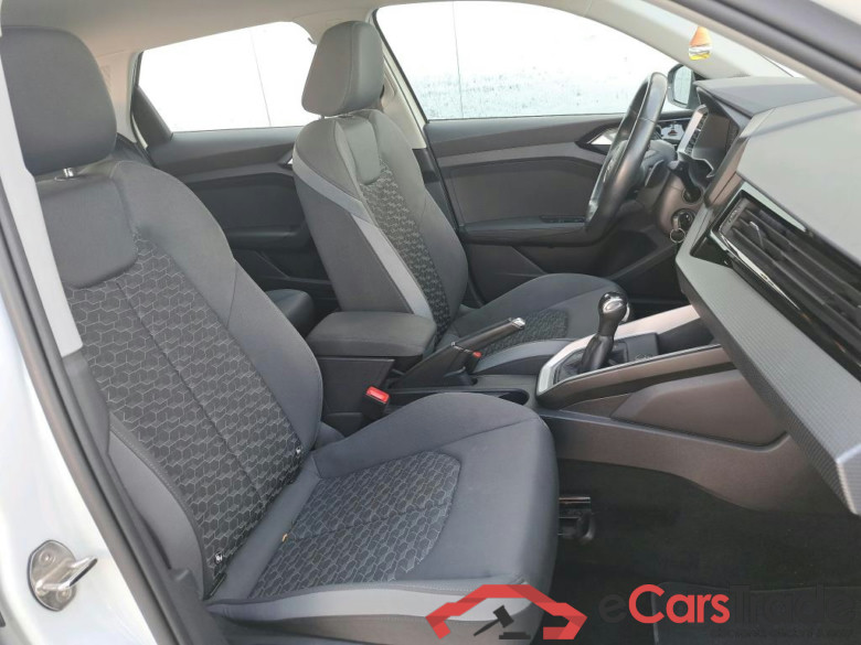 AUDI A1 / 2018 / 5P / berlina con portón Sportback Adrenalin 30 TFSI 81kW S tron(SP) #6