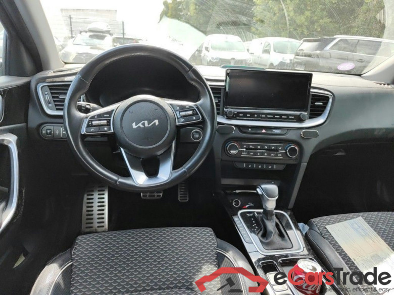 KIA cee'd Sportswagon Business Line 1.6 GDi PHEV DCT 5d !! Damaged Car !!! #6
