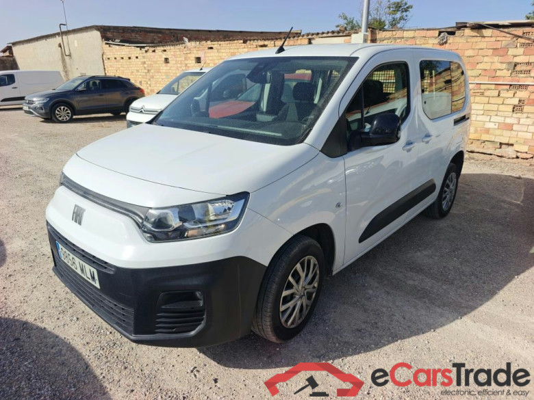 FIAT Doblò / 2022 / 5P / combi Combi (N1) BlueHDi 1.5 L 100CV (AC) #1