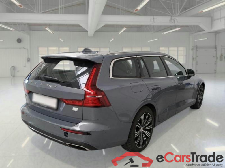 VOLVO V60 / 2019 / 5P / STATION WAGON T6 PLUG-IN AWD AUTOM.INSCR.EXPR. #2