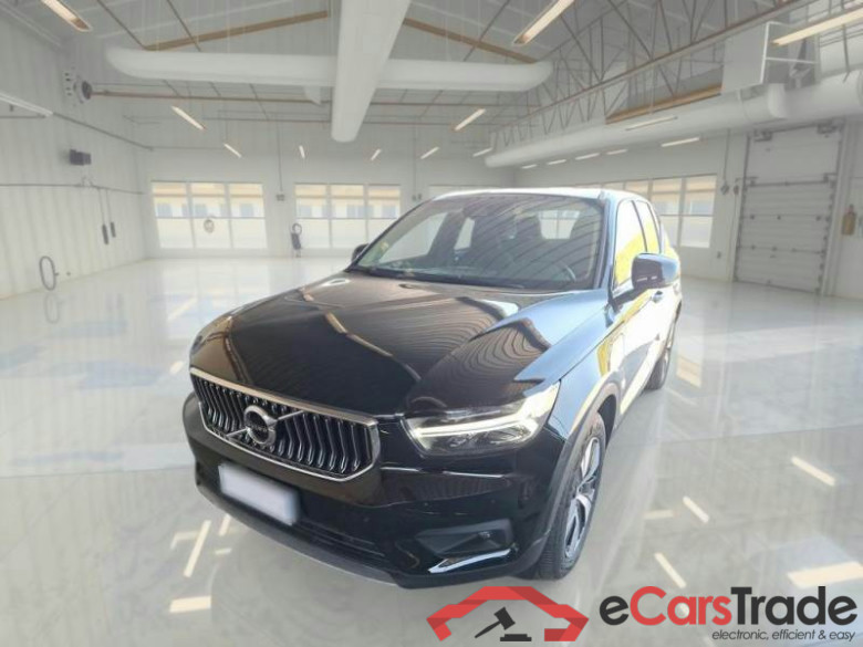VOLVO XC40 / 2017 / 5P / SUV T4 PLUG-IN HYBRID AUTO RECH INSCRIP EXPR