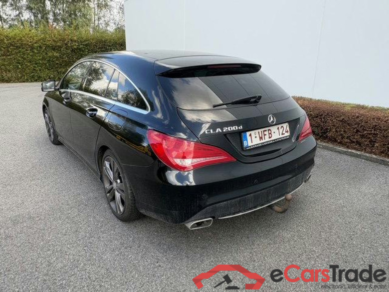 MERCEDES-BENZ CLA 200 d #3
