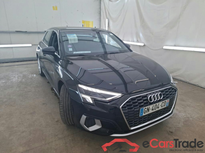 AUDI A3 Sportback / 2020 / 5P / Berline 35 TFSI 150 MHEV S Tronic Design Luxe #4