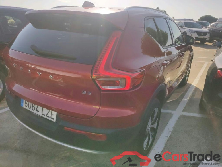 VOLVO XC40 / 2021 / 5P / todoterreno 2.0 B3 G Core Auto #2