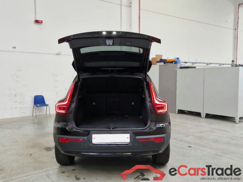 VOLVO XC40 / 2021 / 5P / SUV B4 AUTOMATICO ULTRA DARK #5