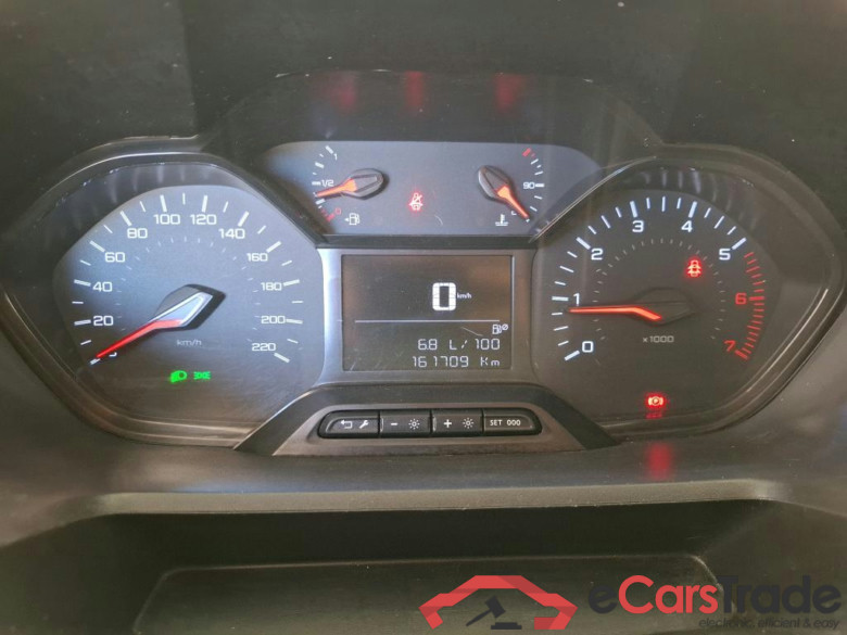 PEUGEOT Partner / 2018 / 4P / Fourgonnette BHDI 100 S&S STANDARD 650KG PREMIUM #6