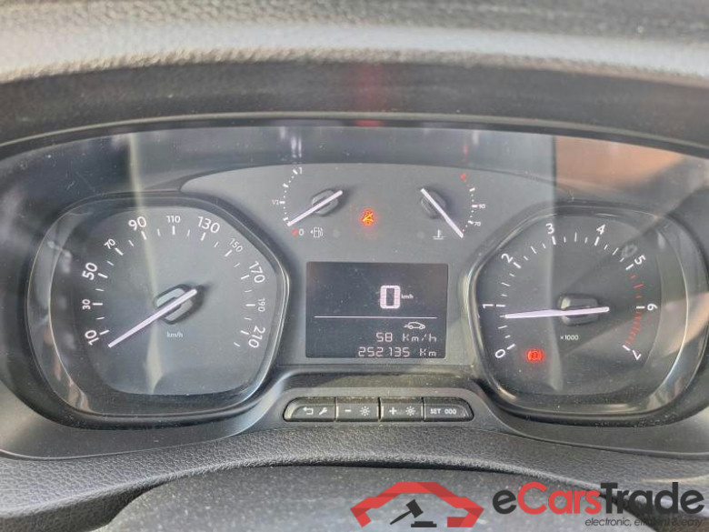 PEUGEOT EXPERT / 2016 / 4P / FURGONE 2.0 BLUEHDI 120 PREMIUM STANDARD #1