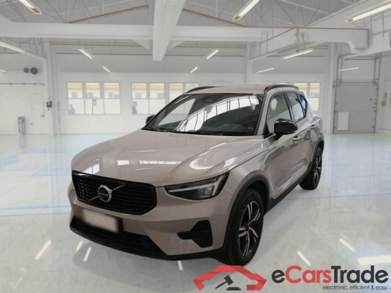 VOLVO XC40 / 2021 / 5P / SUV B3 AUTOMATICO PLUS DARK #1