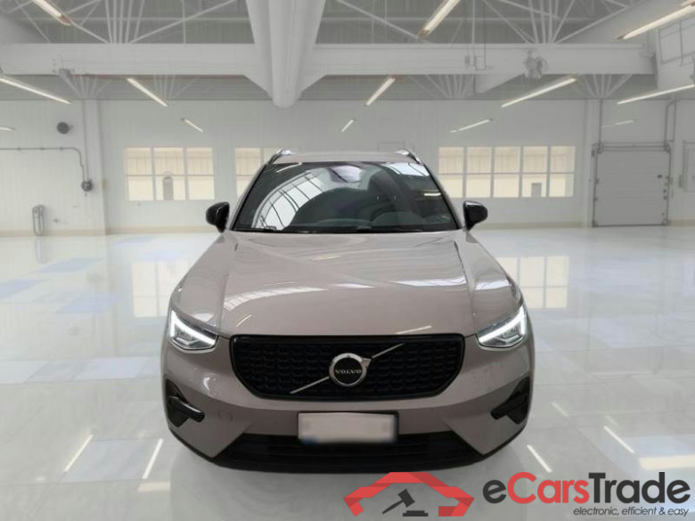 VOLVO XC40 / 2021 / 5P / SUV B3 AUTOMATICO PLUS DARK #6