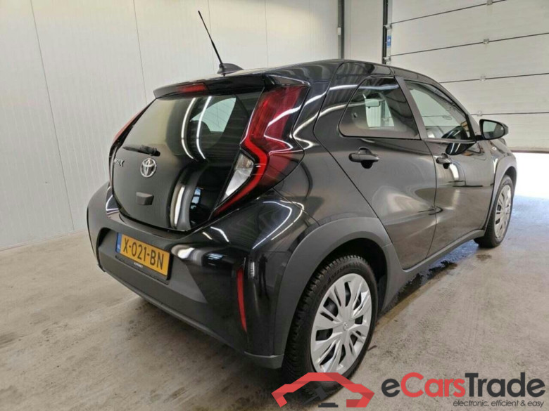 TOYOTA Aygo X 1.0 VVT-i MT Play #2