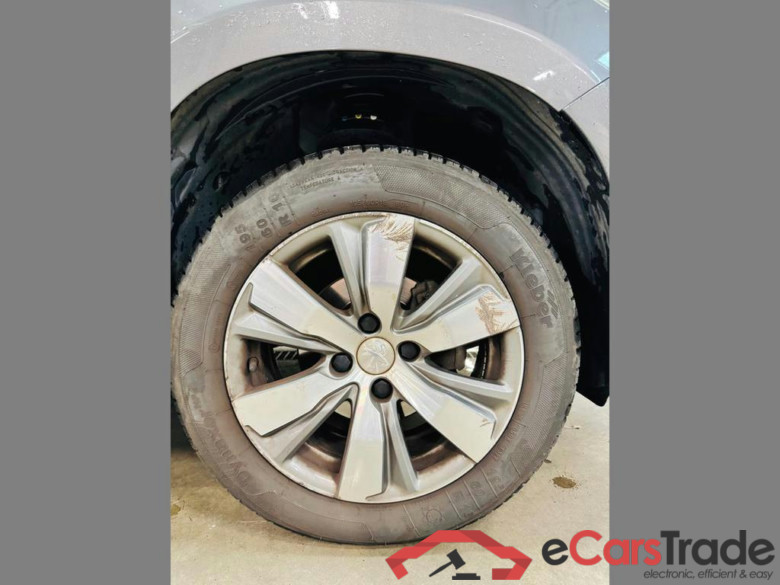 PEUGEOT 2008 1.2i PureTech Style #5
