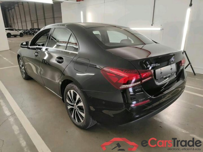 Mercedes A-Klasse Limousine A-Klasse Limousine A 250e Business Solution (PHEV) 160kW/218pk  4D/P Auto-8 #3