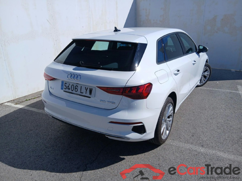 AUDI A3 / 2020 / 5P / berlina con portón Sportback Advanced 30 TFSI 81kW S tronic (AC) #2