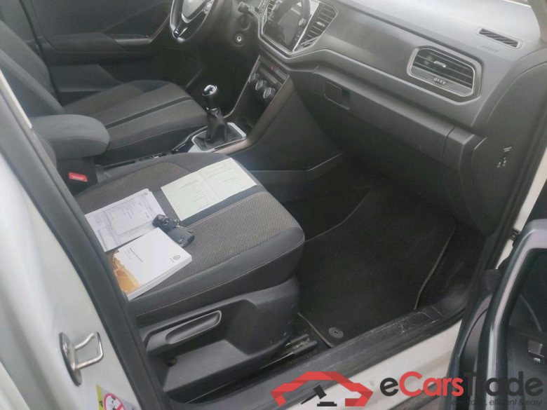 VOLKSWAGEN T-Roc / 2017 / 5P / todoterreno Advance 1.0 TSI 85kW (115CV) #6