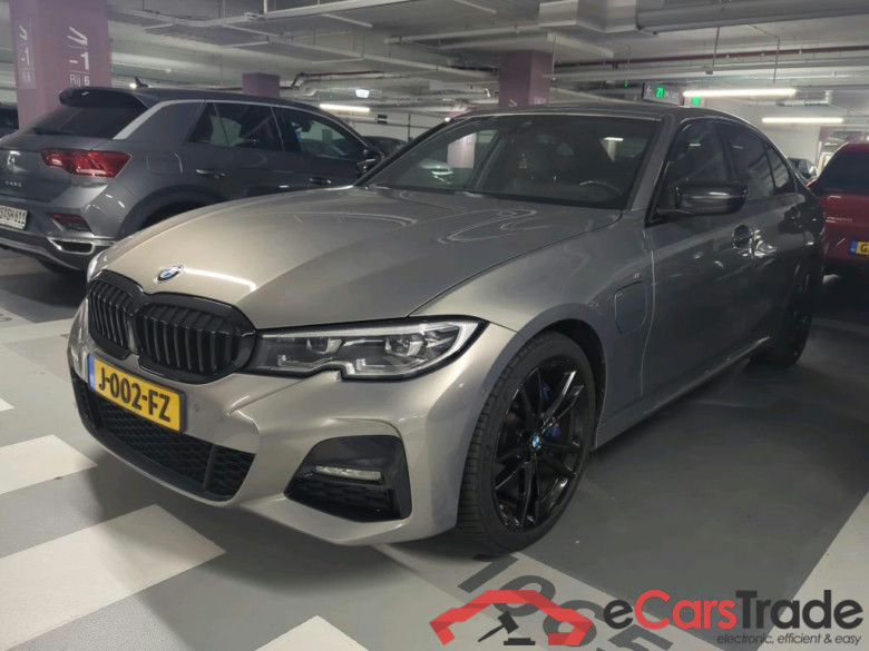 BMW 3 Serie Sedan 330e 4d
