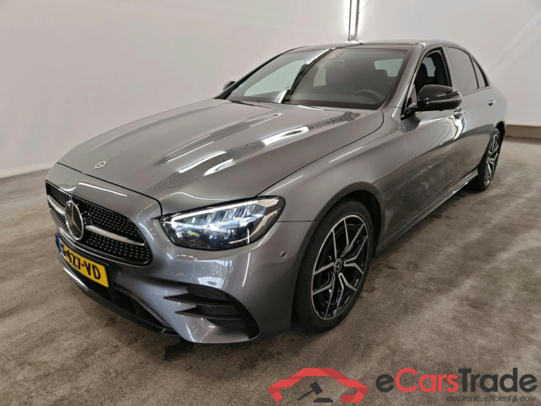 Mercedes-Benz E-Klasse Limousine E 300 e AMG Line 4d #1
