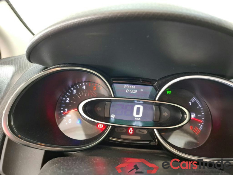 Clio IV Air MediaNav 1.5 dCi 75CV BVM5 E6 #6